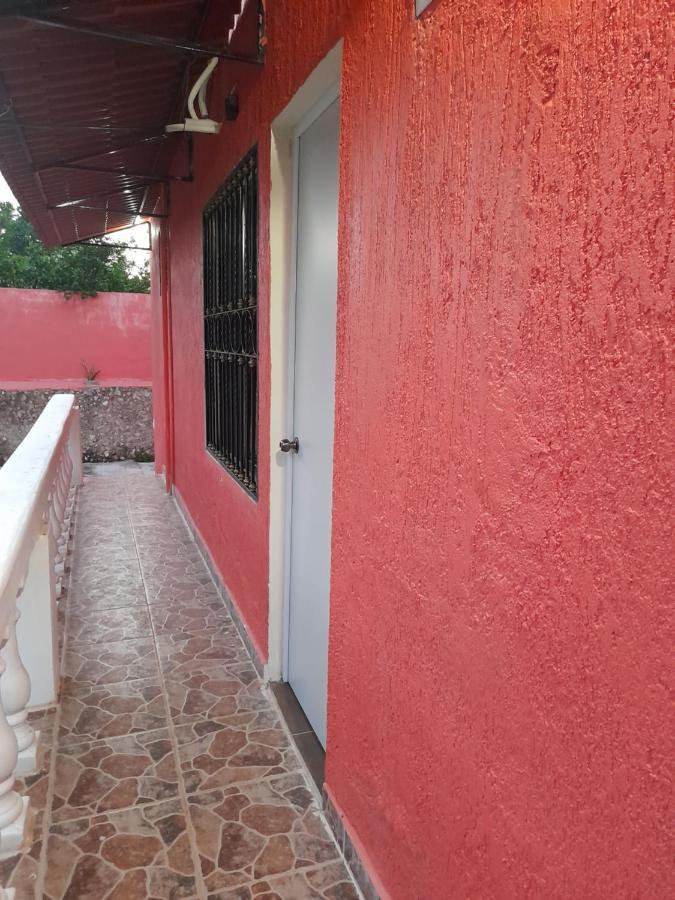 Villa Lirios Valladolid  Zewnętrze zdjęcie