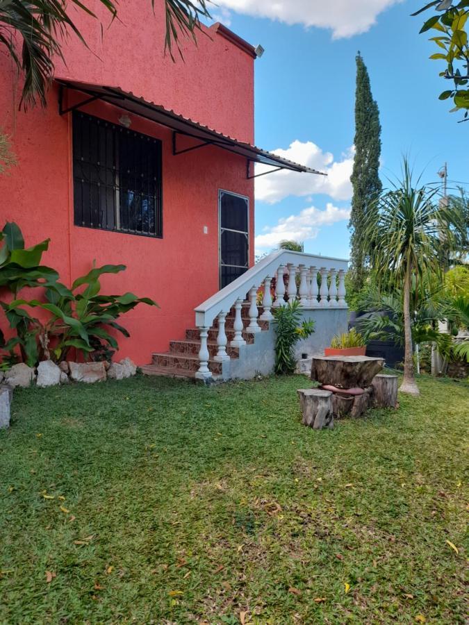 Villa Lirios Valladolid  Zewnętrze zdjęcie