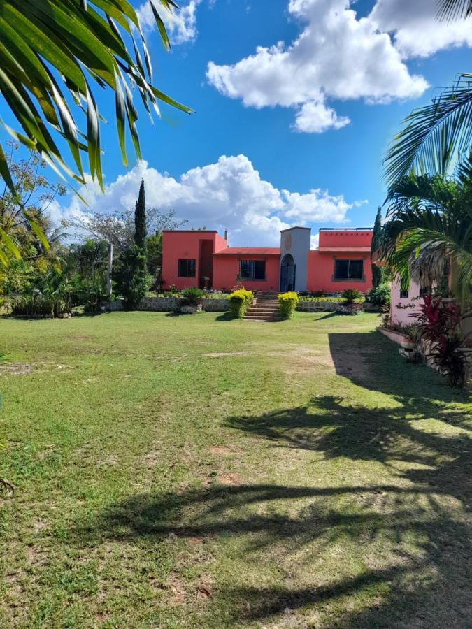 Villa Lirios Valladolid  Zewnętrze zdjęcie