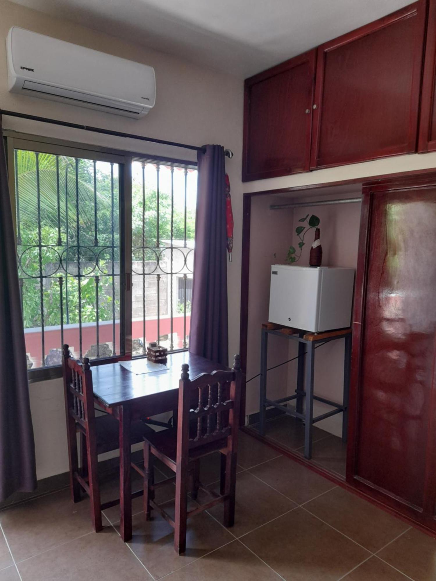 Villa Lirios Valladolid  Pokój zdjęcie