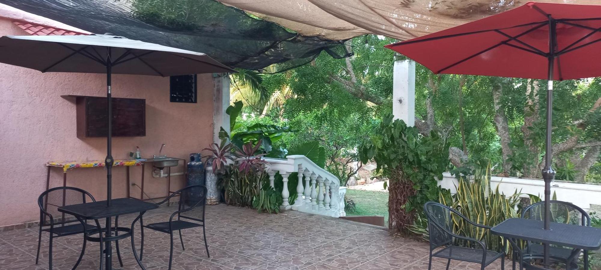 Villa Lirios Valladolid  Zewnętrze zdjęcie